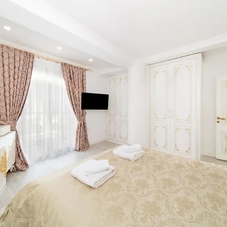 Villa Brand New With Full Amenities